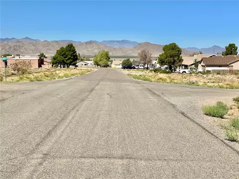 7623 E Sugarloaf St, Kingman, AZ 86401 photo 4