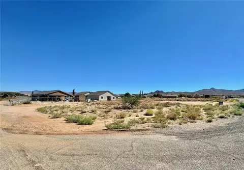 7623 E Sugarloaf St, Kingman, AZ 86401 photo 2