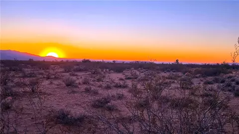 255 S Dead Eye Rd, Yucca, AZ 86438