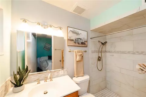 Bath - 3755 E Diagonal Way, Kingman, AZ 86409 photo 1 of 3
