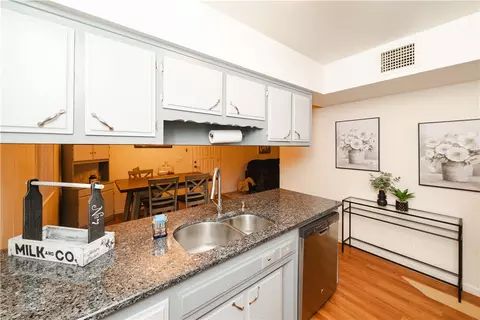 Kitchen - 3755 E Diagonal Way, Kingman, AZ 86409 photo 4 of 4
