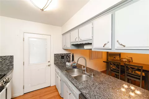 Kitchen - 3755 E Diagonal Way, Kingman, AZ 86409 photo 1 of 4