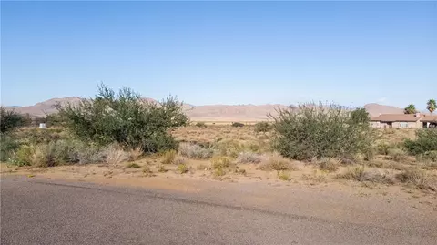 7950 E Saddleback Pl, Kingman, AZ 86401 photo 2