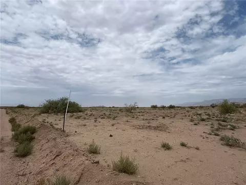 313-35 E 145 E California Dr, Kingman, AZ 86401