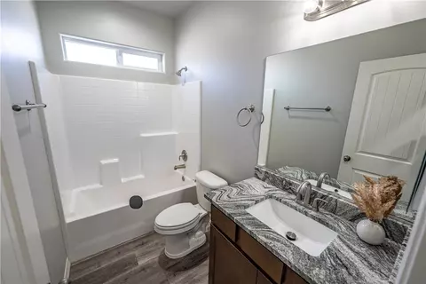 Bath - 7152 E Stetson Dr Ave, Kingman, AZ 86401 photo 1 of 2