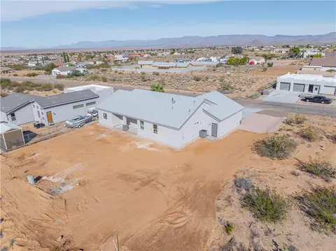 View/Area - 7152 E Stetson Dr Ave, Kingman, AZ 86401 photo 3 of 5