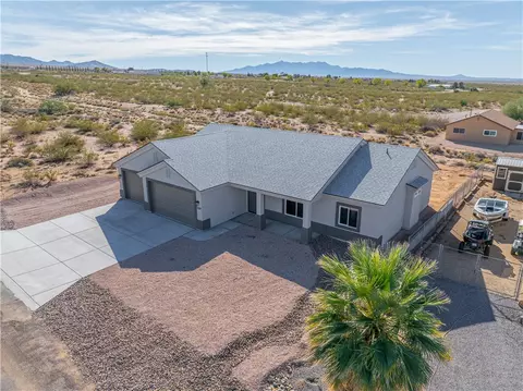 View/Area - 7152 E Stetson Dr Ave, Kingman, AZ 86401 photo 2 of 5