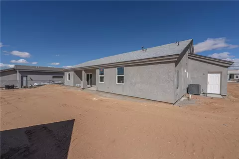 Exterior - 7152 E Stetson Dr Ave, Kingman, AZ 86401 photo 1 of 2