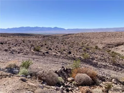 017 Bullhead Pkwy, Bullhead City, AZ 86442