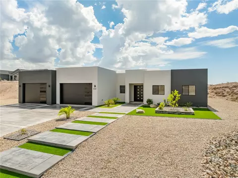 3090 Canyon De Chelly Dr, Bullhead City, AZ 86429