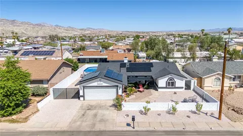 673 Lilac Ln, Bullhead City, AZ 86442