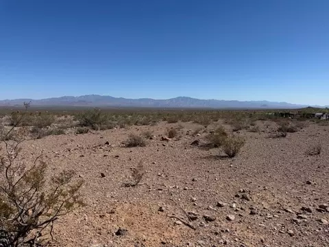 4884 S Papago Rd, Golden Valley, AZ 86413