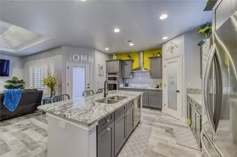Kitchen - 2115 John Wayne Dr, Kingman, AZ 86409 photo 4 of 7