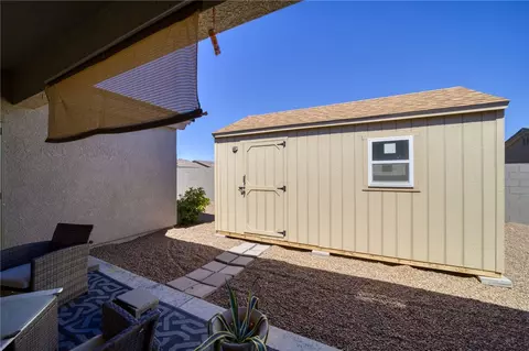 Exterior - 2115 John Wayne Dr, Kingman, AZ 86409 photo 5 of 8