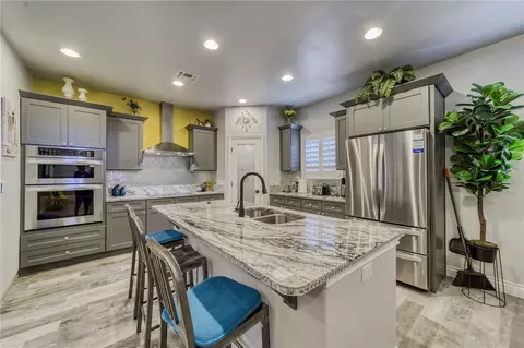 Kitchen - 2115 John Wayne Dr, Kingman, AZ 86409 photo 2 of 7