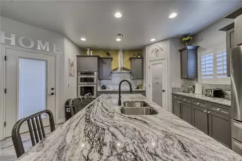 Kitchen - 2115 John Wayne Dr, Kingman, AZ 86409 photo 3 of 7