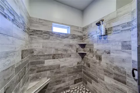 Bath - 2115 John Wayne Dr, Kingman, AZ 86409 photo 3 of 6