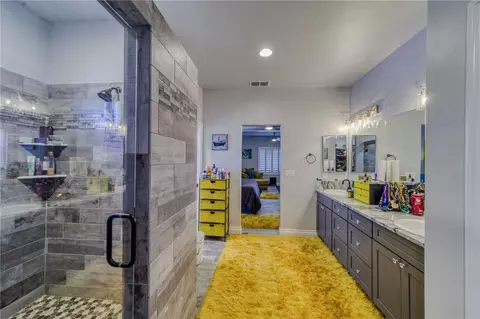 Bath - 2115 John Wayne Dr, Kingman, AZ 86409 photo 4 of 6