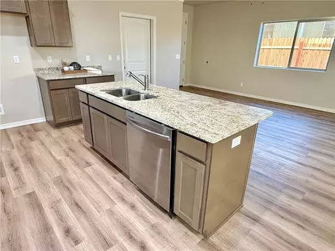 Kitchen - 2445 E Hearne Ave, Kingman, AZ 86409 photo 3 of 7