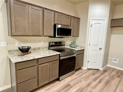 Kitchen - 2445 E Hearne Ave, Kingman, AZ 86409 photo 1 of 7