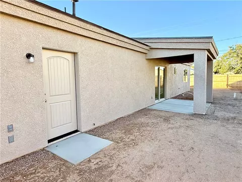 Exterior - 2445 E Hearne Ave, Kingman, AZ 86409 photo 3 of 4