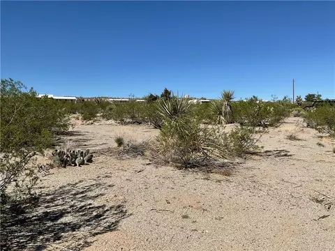 590 E Sumner Dr, Meadview, AZ 86444