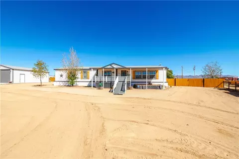 4938 N Davis Rd, Golden Valley, AZ 86413