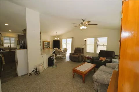 1296 E Citrus Dr, Kingman, AZ 86409 photo 4