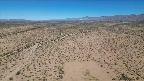 10 12 Ac Unkar Dr, Golden Valley, AZ 86413