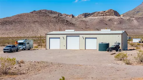 6982 Ocotillo Rd, Golden Valley, AZ 86413