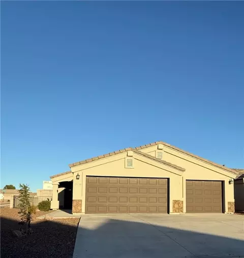2890 N Brook St, Kingman, AZ 86401