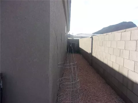 Exterior - 5414 Eagle View Rd, Kingman, AZ 86409 photo 5 of 12