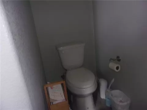 Bath - 5414 Eagle View Rd, Kingman, AZ 86409 photo 3 of 4