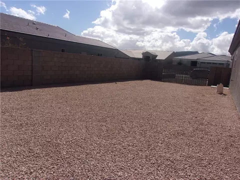 Exterior - 5414 Eagle View Rd, Kingman, AZ 86409 photo 7 of 12
