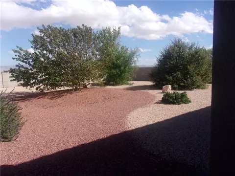 Exterior - 5414 Eagle View Rd, Kingman, AZ 86409 photo 10 of 12