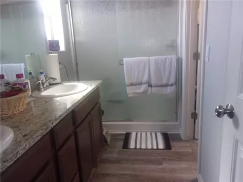 Bath - 5414 Eagle View Rd, Kingman, AZ 86409 photo 1 of 4