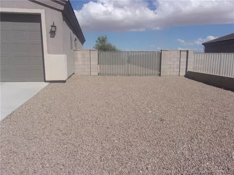 Exterior - 5414 Eagle View Rd, Kingman, AZ 86409 photo 3 of 12