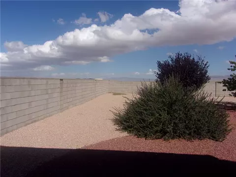 Exterior - 5414 Eagle View Rd, Kingman, AZ 86409 photo 8 of 12