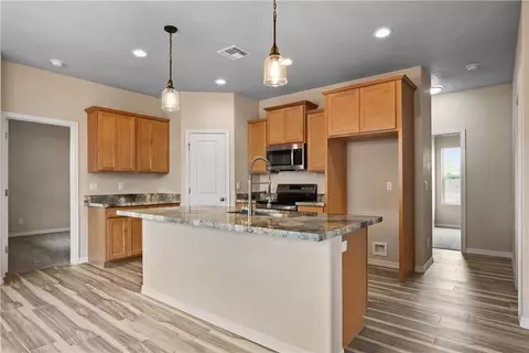 Kitchen - 2131 Ashfork Ave, Kingman, AZ 86401 photo 1 of 5