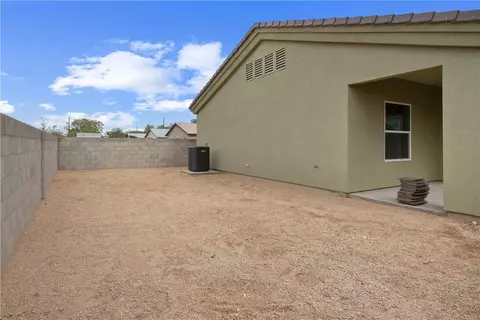 Exterior - 2131 Ashfork Ave, Kingman, AZ 86401 photo 4 of 7