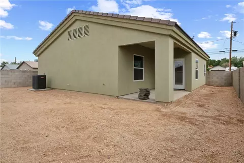 Exterior - 2131 Ashfork Ave, Kingman, AZ 86401 photo 3 of 7