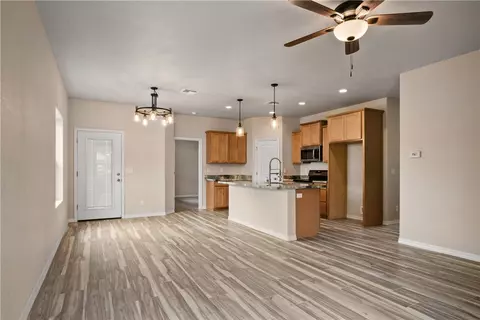 Living - 2131 Ashfork Ave, Kingman, AZ 86401 photo 2 of 4