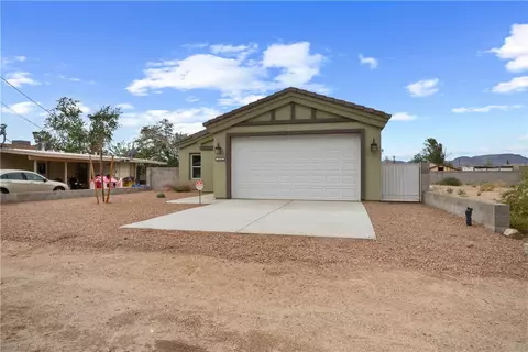 Exterior - 2131 Ashfork Ave, Kingman, AZ 86401 photo 6 of 7