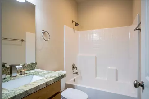 Bath - 2131 Ashfork Ave, Kingman, AZ 86401 photo 5 of 5
