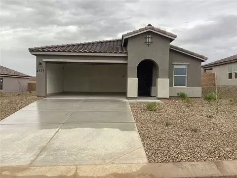 2777 Steamship Dr, Bullhead City, AZ 86429
