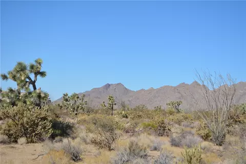 350 Arapaho Dr, Yucca, AZ 86438