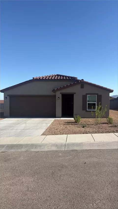 2567 Montano Ridge Dr, Bullhead City, AZ 86442