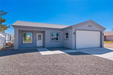 Exterior - 3000 E Ames Ave, Kingman, AZ 86409 photo 4 of 7