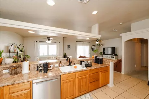 Kitchen - 3289 E Cane Dr, Kingman, AZ 86409 photo 4 of 4