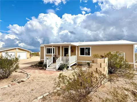 2438 S Dugas Rd, Golden Valley, AZ 86413